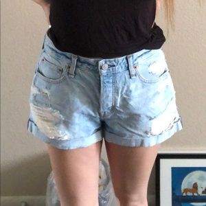 Abercrombie&Fitch distressed light wash shorts